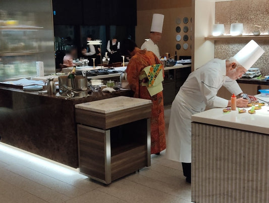 料理とともに供する、日本茶｜ザ・リッツ・カールトン福岡にて